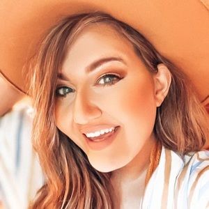 Meet your Posher, Brittni